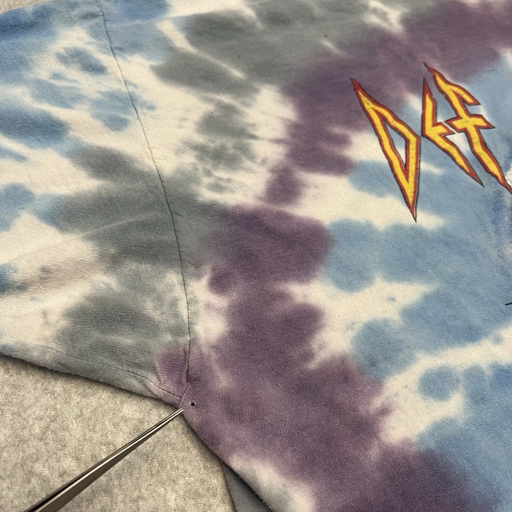 Def Leppard T Shirt Mens XL Graphic TieDye Adrenalize Thrashed Grunge Modern - Picture 3 of 9